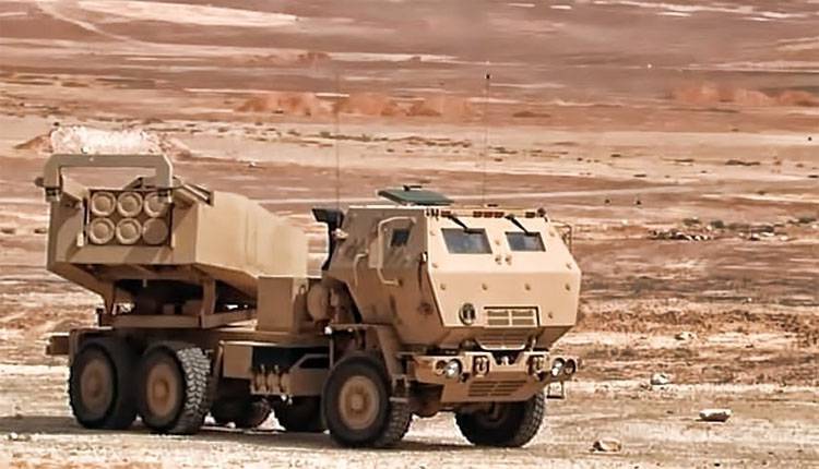 A Turquia, na fronteira com a Síria, está implantando sistemas operacionais-táticos HIMARS dos EUA