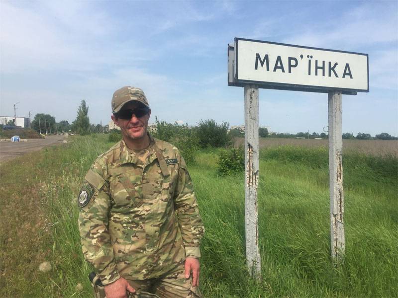 Assessor do Ministro da Administração Interna da Ucrânia Shkiryak anunciou o retorno à linha de contato dos partidos dos regimentos nacionais "Azov" e Donbass "pela" destruição de orcs russos "