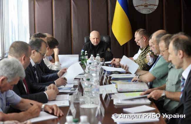 Turchinov disse que a Rússia "quebrará os dentes contra a constituição e a defesa ucraniana"