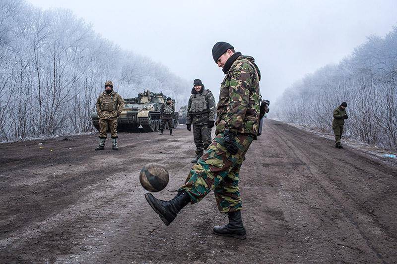 Donbass와 재미있는 푸틴 대통령 주변의 게임