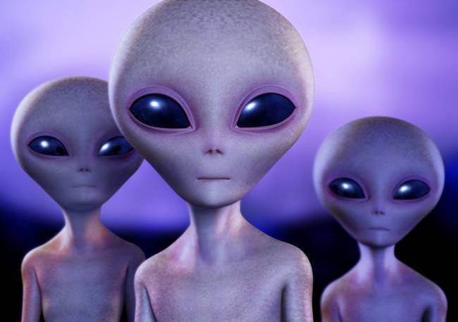 Profesor Madya Fakultas Jurnalisme Universitas Negeri Moskow: "Taun iki kita direkrut alien"