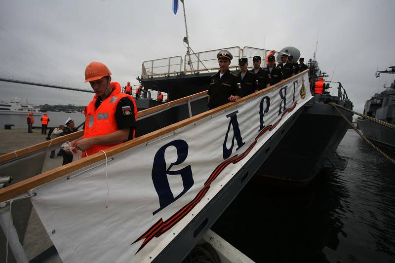 El crucero "Varyag" regresó de una larga marcha a Vladivostok