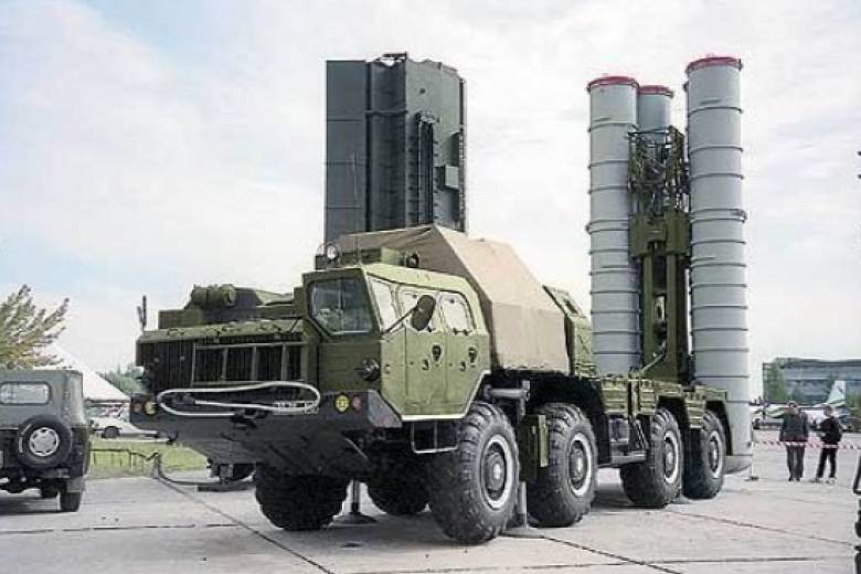 미디어: S-300 시스템을 위한 첫 번째 미사일 배치가 이란에 전달되었습니다.