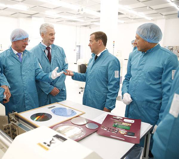 V Rusku začala fungovat nová továrna na výrobu mikroelektroniky