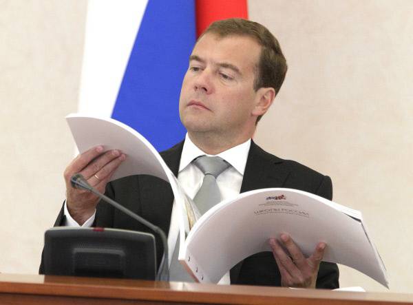 От создателя "денег нет" и "учителя, идите в бизнес". К годовщине дефолта регионам советуют "зарабатывать самостоятельно" От создателя "денег нет" и "учителя, идите в бизнес". К годовщине дефолта регионам советуют "зарабатывать самостоятельно"