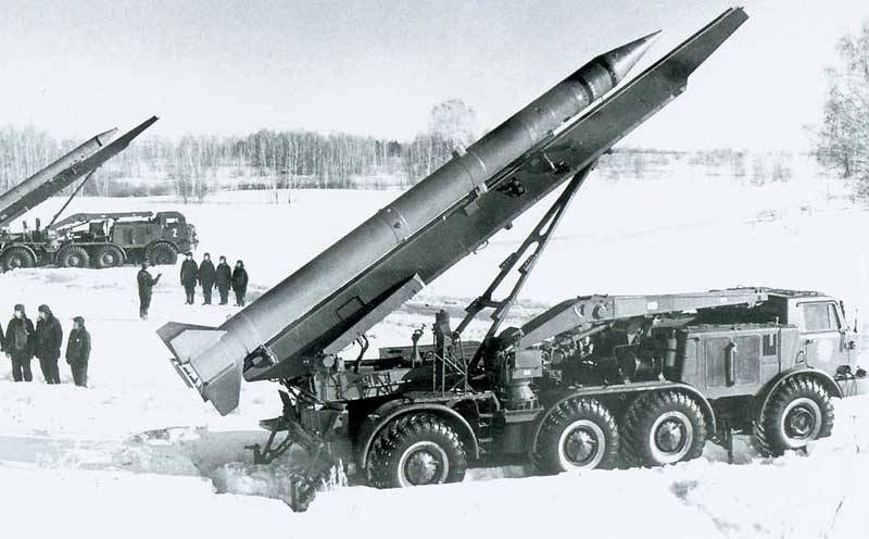 सामरिक मिसाइल प्रणाली 9K52 "लूना-एम"