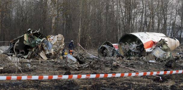 La Comisión polaca anunció la falla de los controladores de tráfico aéreo de Smolensk en el accidente aéreo de 2010