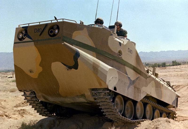 Atterraggio del veicolo corazzato anfibio LVTP7 / AAV7A1 (USA)