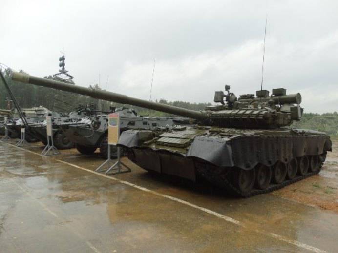 T-80 på forumet "Army-2016" nära Jekaterinburg