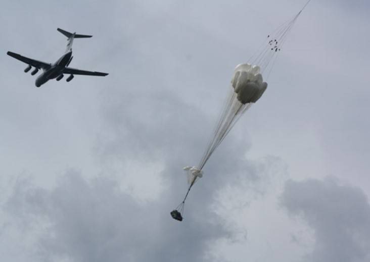 در این رزمایش، فرود دسته جمعی یگان های هوابرد در سایتی در منطقه ریازان انجام شد