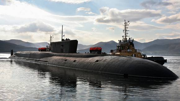 Submarinos rusos recibirán una antena de cobertura piezocerámica.
