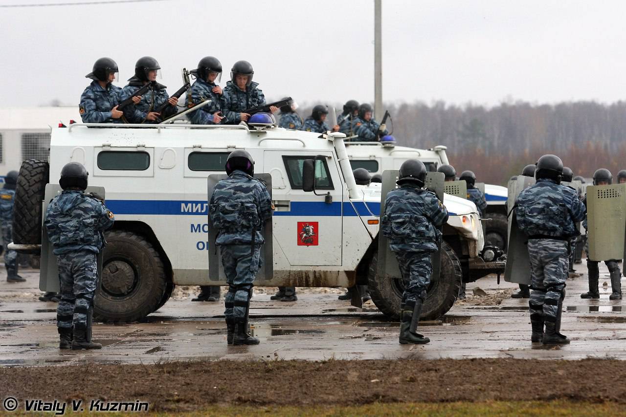 3 октября в России отмечается День отрядов милиции особого назначения (ОМОН)