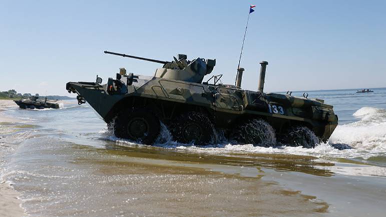 Arktiset moottorikiväärit saavat BTR-82:n arktisessa versiossa