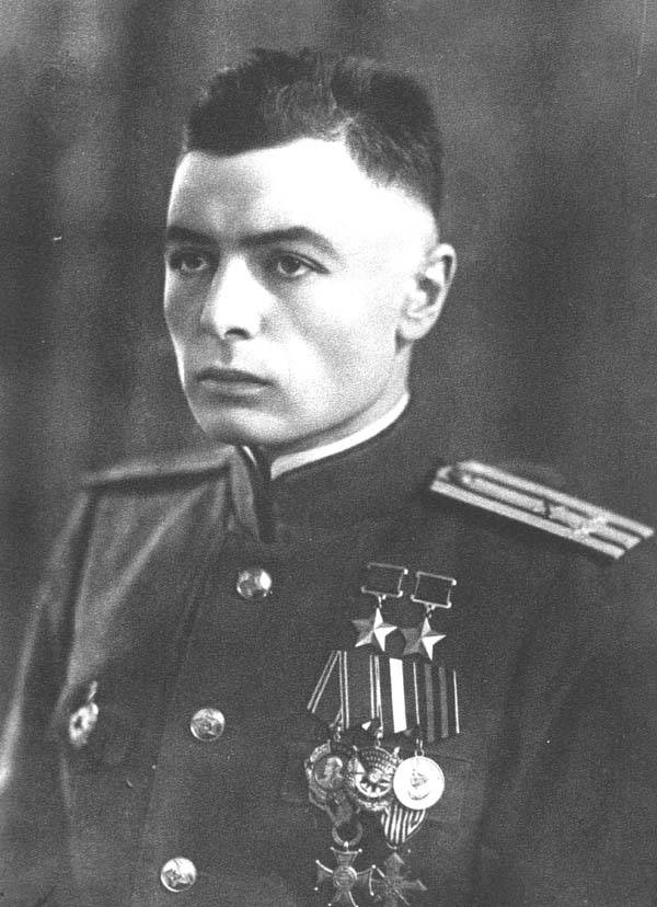 Vasily Petrov：手を使わずに戦った将校
