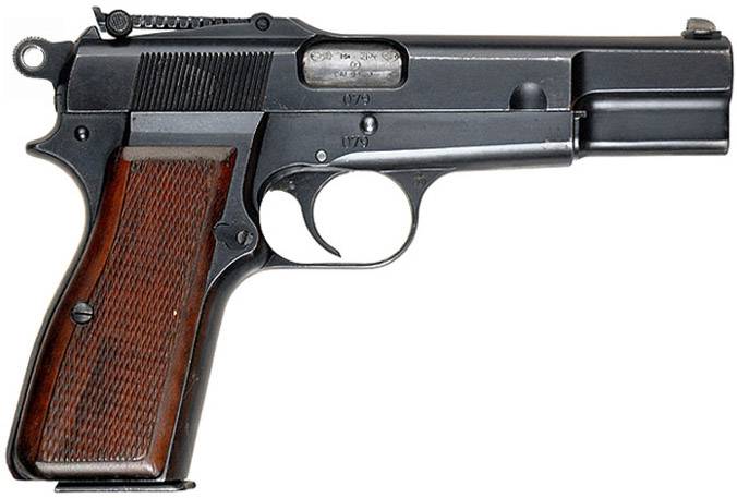 Brève histoire des pistolets. Partie de 4. FN Browning GP-35 avec crosse détachable
