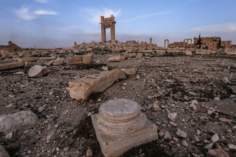 Irak megrohanása. Az Egyesült Államok terroristákat küld át Palmüra megtámadására