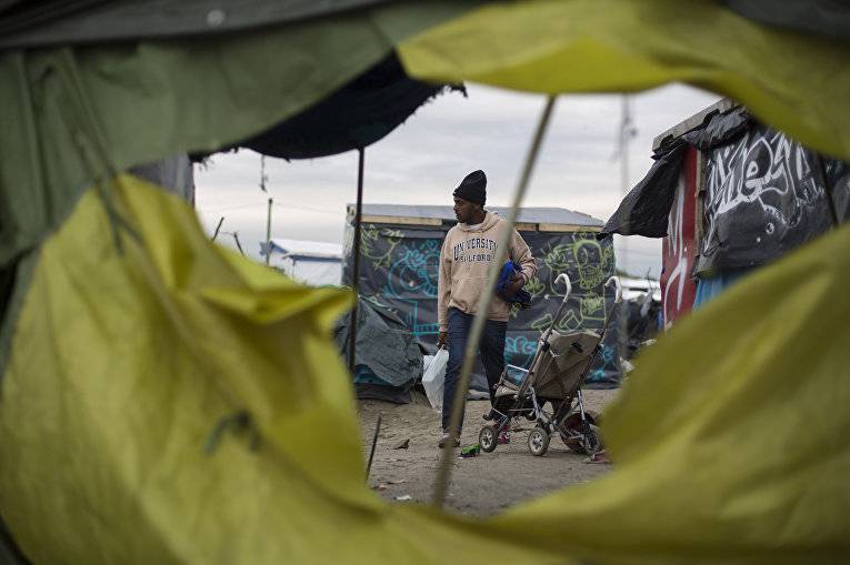 Джунгли Франции. Как улицы Парижа превратились в лагерь «беженцев»