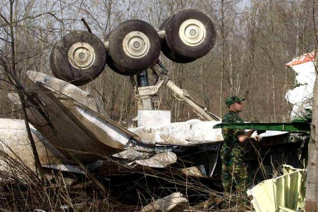 바르샤바 : "폴란드의 정보원은 TNT의 흔적을 알고 있었고 대통령 Tu-154의 폐허에서 침묵했다"