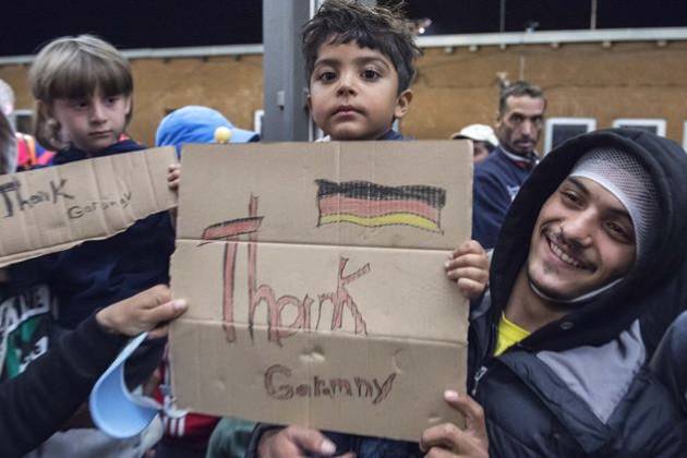 Bavorský val a balkánská cesta. Vyřeší Německo problém migrantů?