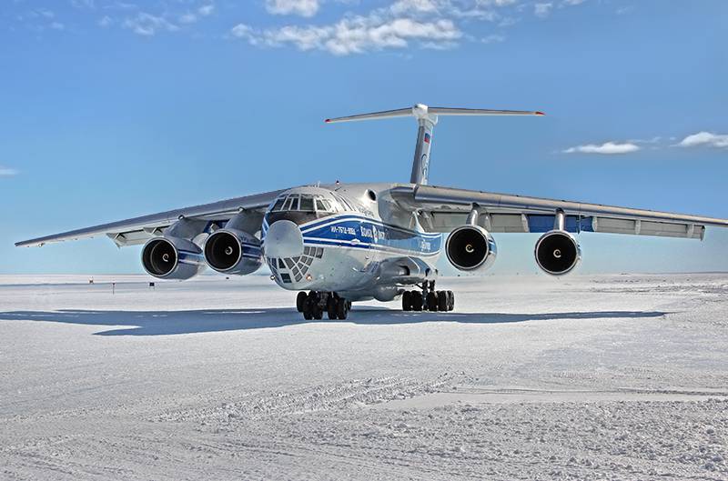 Модернизированный Ил-76 выполнил тестовые полеты с ледового аэродрома в Антарктиде