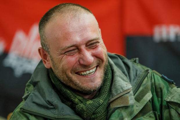 Poroshenko awarded Yarosh Order of Bohdan Khmelnytsky