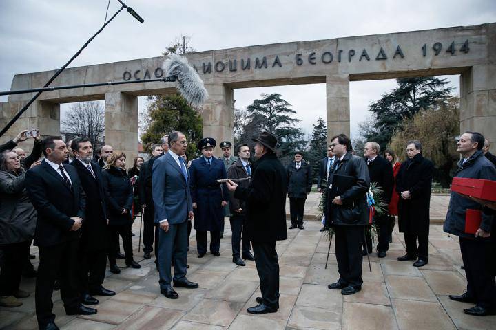 Сергей Лавров сообщил об антироссийских директивах, спускаемых в ЕС извне