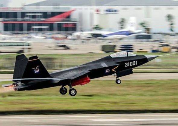 Media: the second prototype of the Chinese J-31 will rise into the air before the end of the year