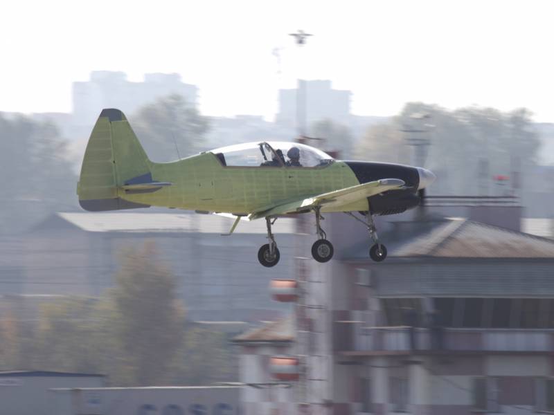 Учебно-тренировочный самолёт Як-152