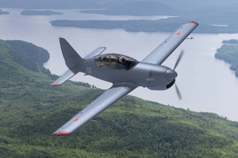 Учебно-тренировочный самолёт Як-152