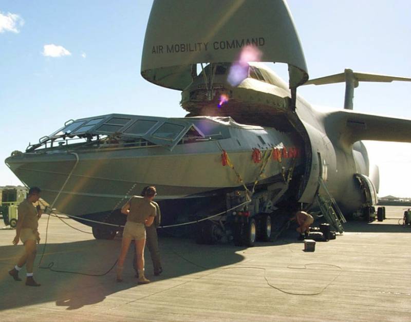 Краткий фотоочерк о самом большом самолете ВВС США