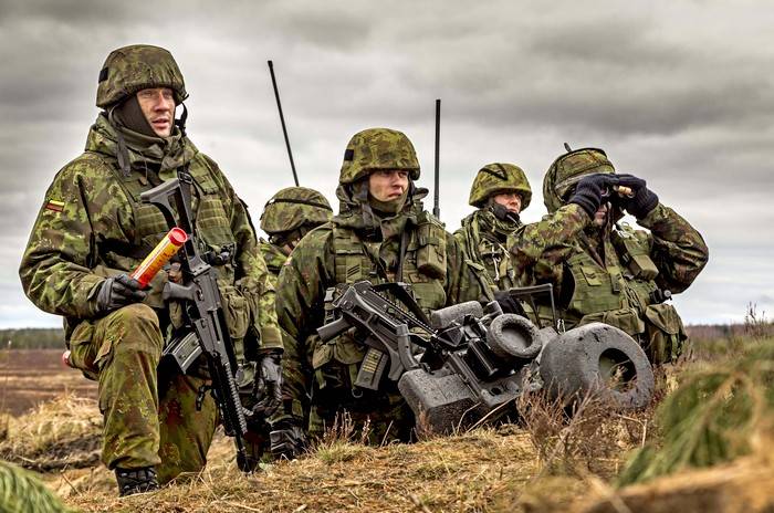 НАТО у наших границ: стоит ли бояться очереднего бряцанья оружием в Польше и Прибалтике