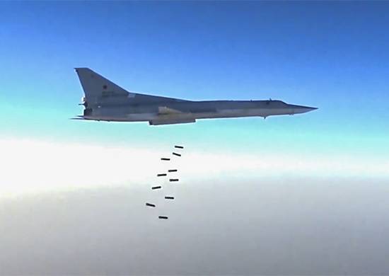 Neue Angriffe von Tu-22М3 der russischen Raumstreitkräfte auf die Igylovier im Gebiet von Deir-ez-Zor