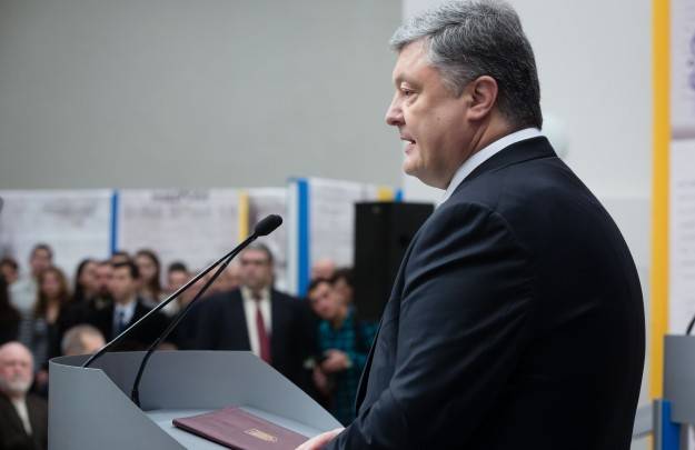 Poroshenko decidió "ordenar" el espacio aéreo del DNI y LC