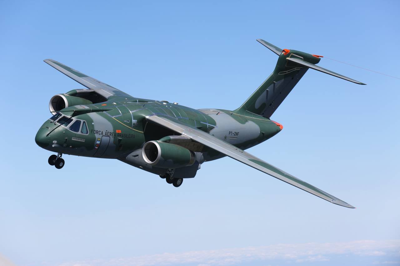 Бразильский военно-транспортный самолёт Embraer KC-390