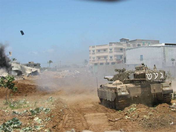 Israeli army tank fires on Hamas positions in Gaza