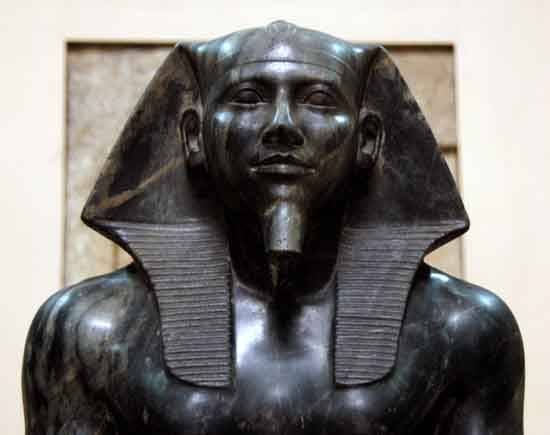 Guerre, or et pyramides ... de fier Khafre et des ivrognes de Menkaure (cinquième partie)