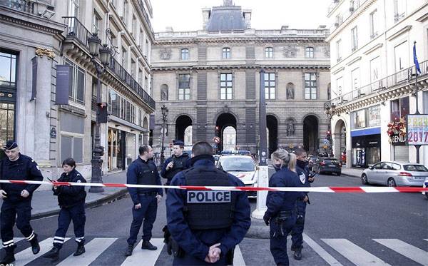 Armed with cleavers trying to carry out a terrorist attack in the Louvre