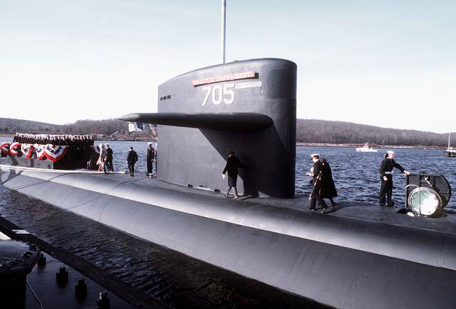Wie es einem russischen Diesel-U-Boot gelang, einen amerikanischen Atomraketenträger zu versenken