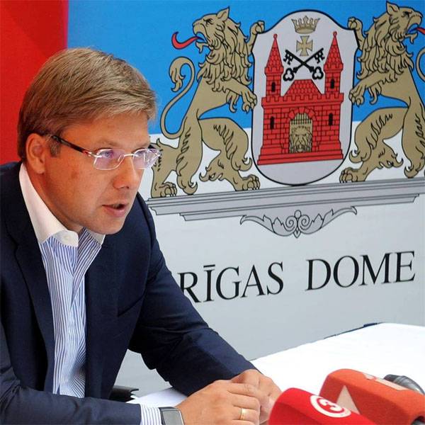 Das Gericht verbot dem Bürgermeister von Riga, Russisch und Englisch zu sprechen und zu schreiben