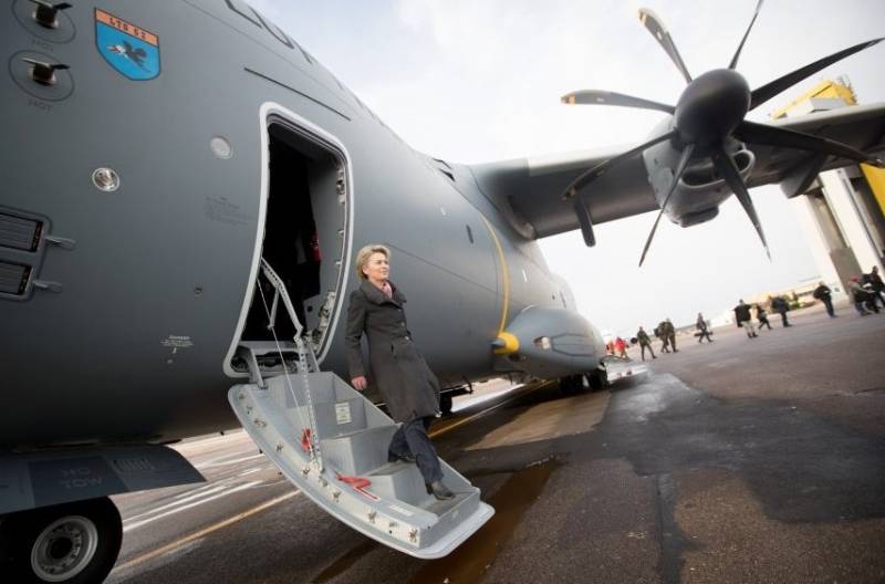 Самолёт министра обороны Германии сломался во время визита в Литву