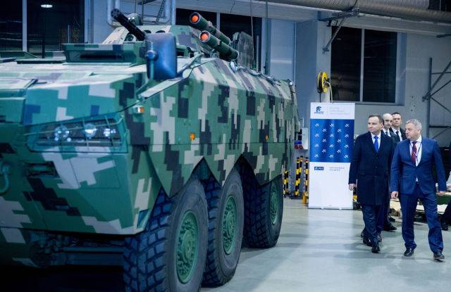 Le Rosomak 6x6 BTR a été présenté en Pologne