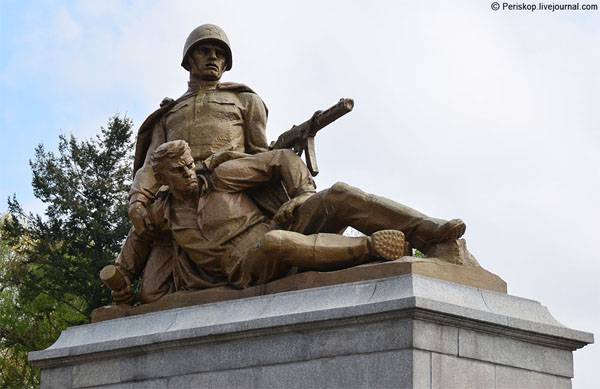 In Warsaw, desecrated the cemetery of Soviet soldiers-liberators