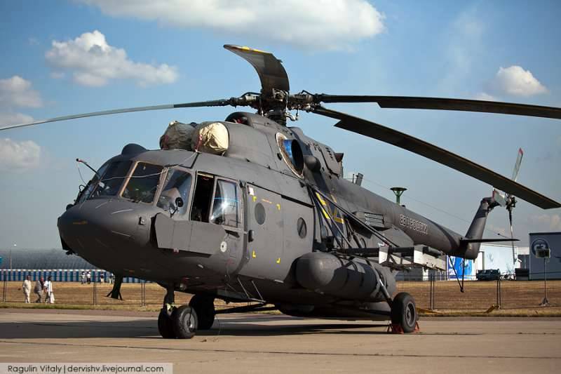 Elicotteri russi in attesa del previsto per completare un contratto per la fornitura di Mi-8MTV-5 alla Bielorussia