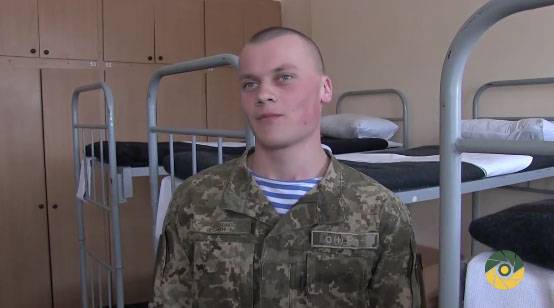 यूक्रेनी में वकालत: पैराट्रूपर्स एपीयू के प्रशिक्षण के बारे में शर्मनाक फिल्म