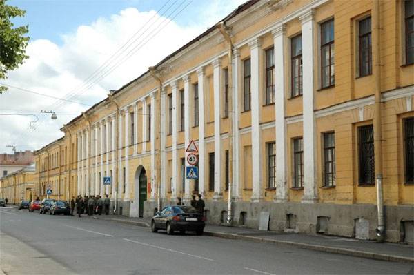 Ing St. Petersburg, kadet Akademi Angkasa Militer ditangkep amarga dicurigai promosi terorisme.