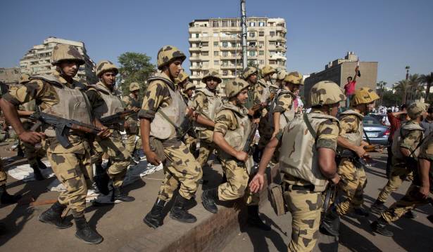 Η Αιγυπτιακή Επιλογή: Μεταξύ Στρατιωτικής Εκκοσμίκευσης και Θρησκευτικού Φονταμενταλισμού