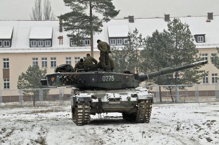 Polonya, Leopard 2A5 tanklarını Doğu'ya taşıdı