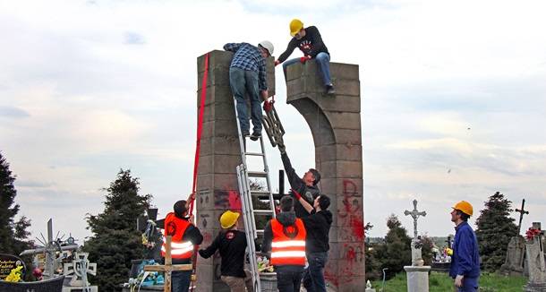 In Polonia, il monumento è stato smantellato UPA