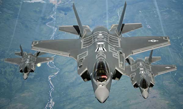 Истребители пятого поколения навестили Эстонию для психотерапии