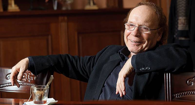 Электропамятник Сталину, немецкие бараньи тулупы, или Откровения историка Радзинского